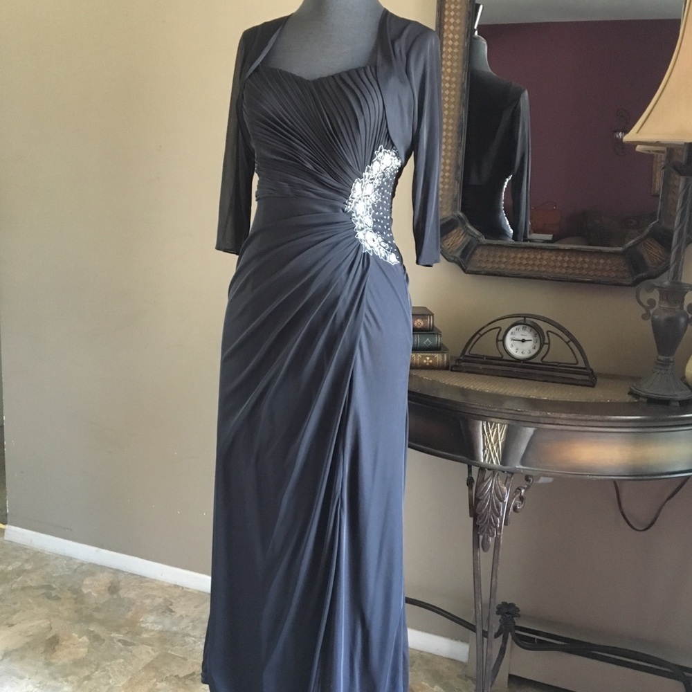 BLACK BEADED FORMAL PROM/FORMAL GOWN Ruching SZ 10